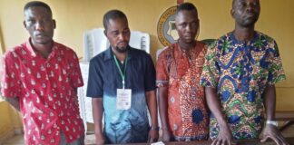 JUST IN: Operatives of @ndlea_nigeria on election duty stop and search, just intercepted four party agents with hundreds of money credit cards, to buy votes at Ibara housing estate, Ogun state.