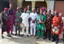 Igbos in Ijegun show unity, pay condolences to the Oba of Ijegun over the death of mother, Alh. Taibat Alake Akinremi