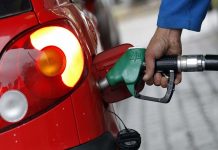 Petrol Sells for N865/Litre Even as Dangote Provides Free Delivery