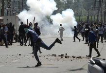 Breaking: Chaos Erupts as Police Fire Teargas at Local Contractors’ Protest
